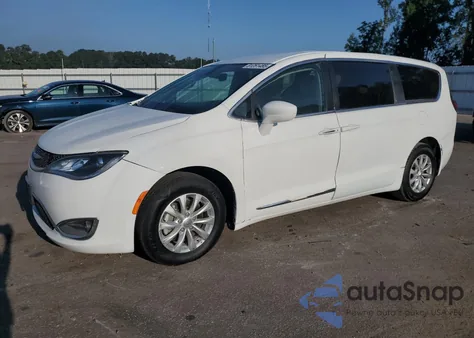 2018 Chrysler Pacifica Touring L z USA, uszkodzony, nr VIN 2C4RC1BG7JR142464